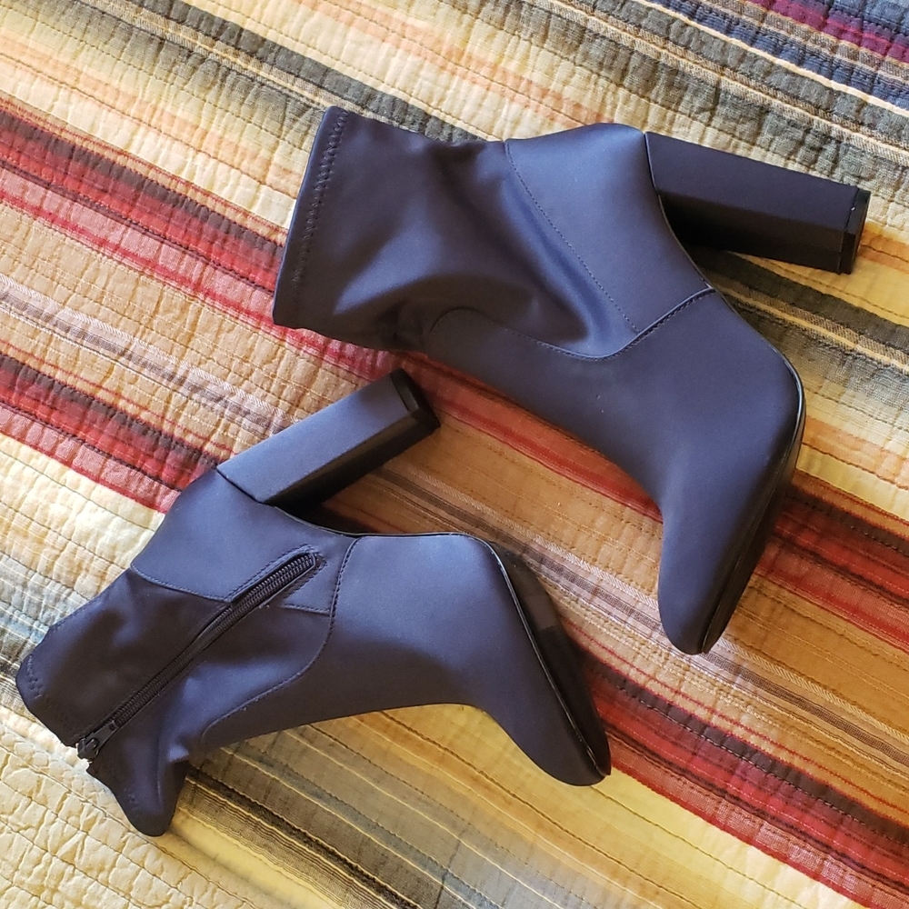 Call it Spring booties - Picture 1 of 4